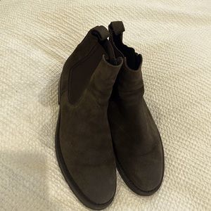 Men’s size 11 brown boots Thursday Boot Company